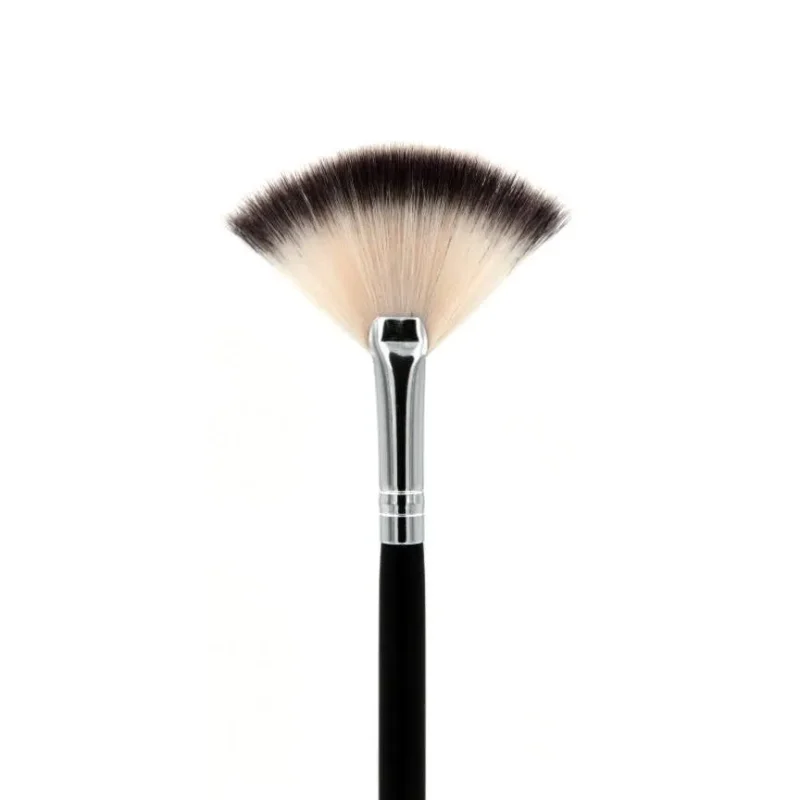 crown pro deluxe soft highlight fan brush ss017 perfect for blending